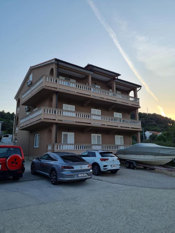 Apartments Nada Mundanije エクステリア 写真