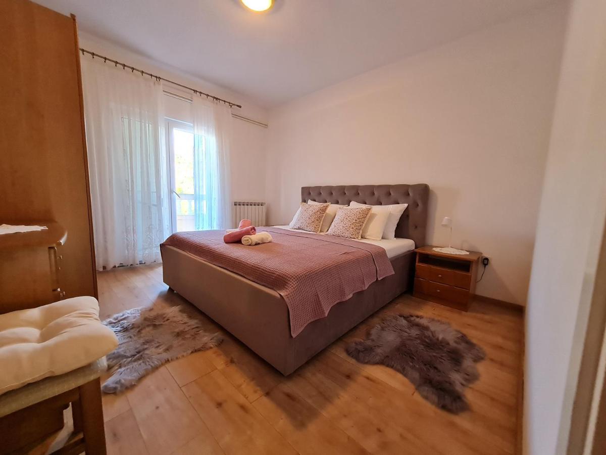 Apartments Nada Mundanije エクステリア 写真