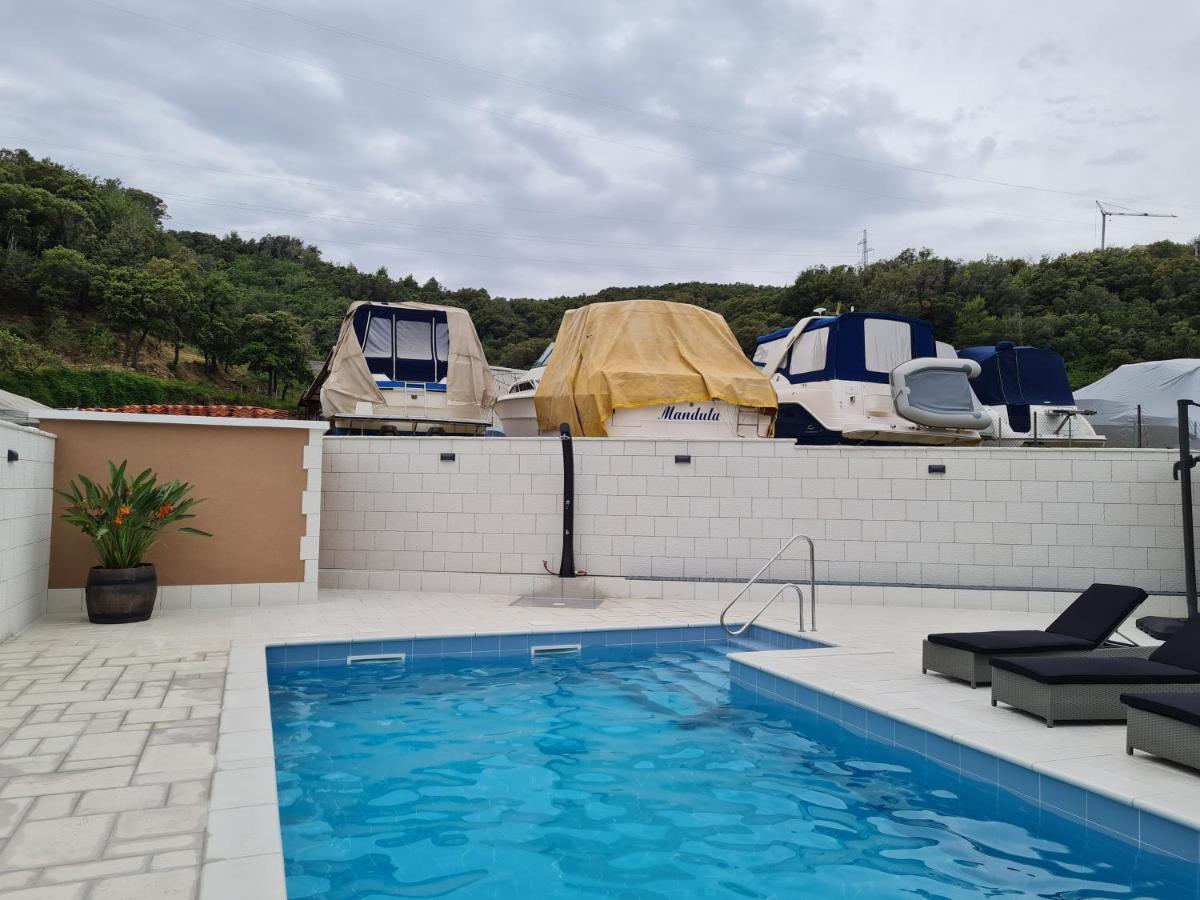 Apartments Nada Mundanije エクステリア 写真